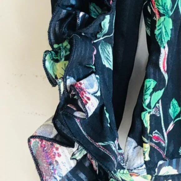 Pretty Floral Sheer Top by Dex the Suit Shop NYC - Picture 9 of 14